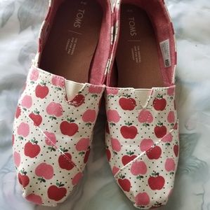 Toms Apple shoes size 8